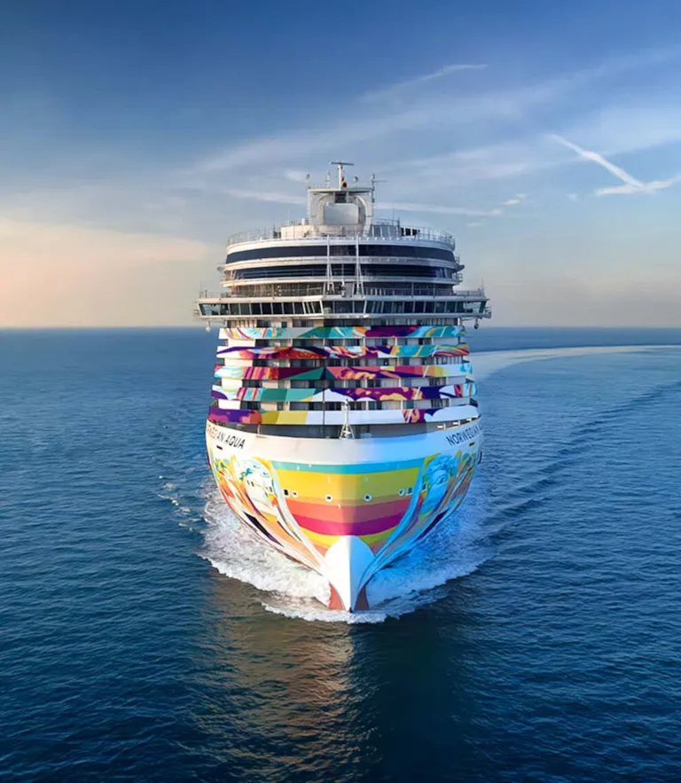 Norwegian Aqua at sea