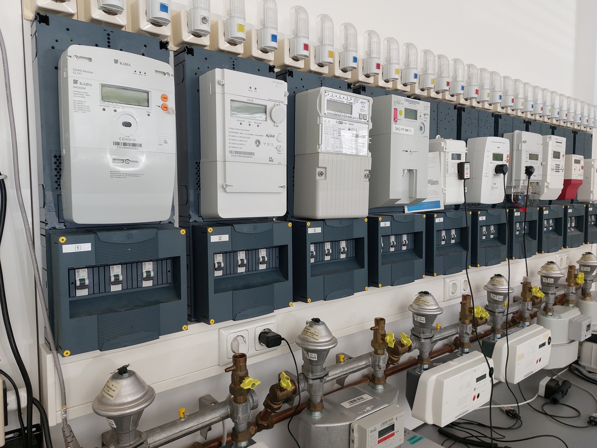 Smart metering lifecycle support for seamless integration and efficiency